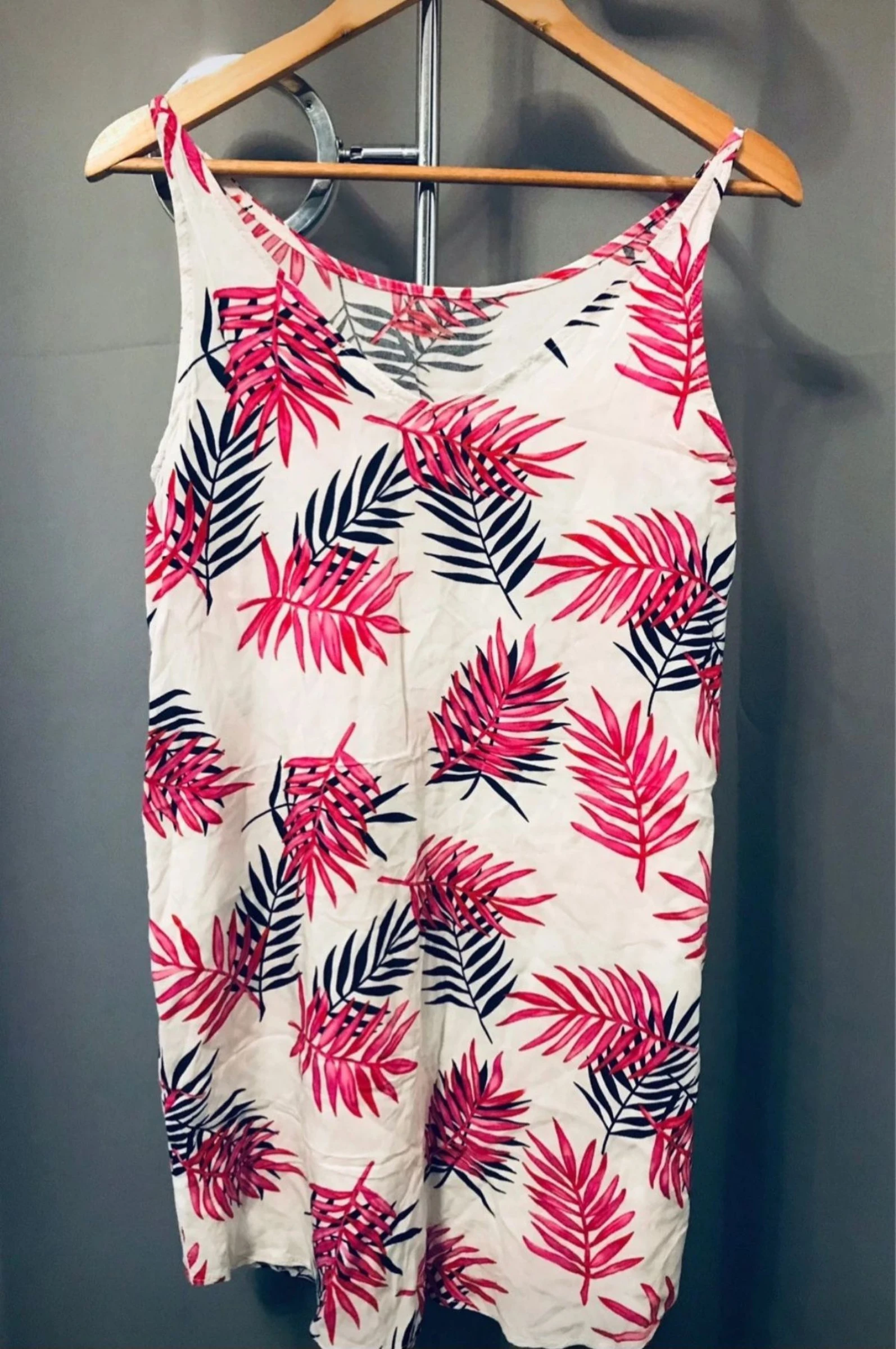 🌸 Camisola con estampado de hojas tropicales – Talla S- Perfecto estado🌸 – photo 3
